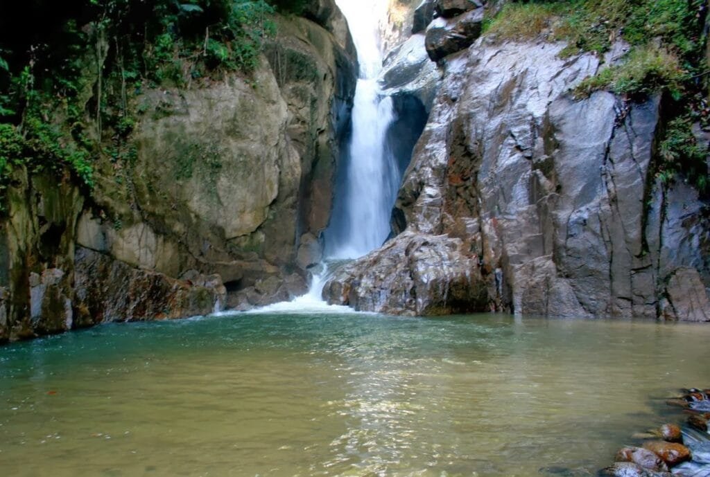 Kuala kubu bharu chilling waterfall
